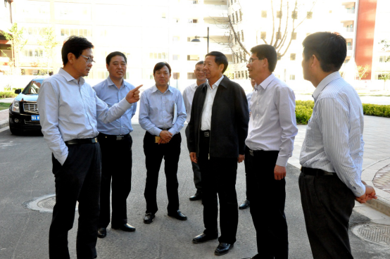 b111310800906188450006NU 新乡市副市长职伟旅行校区并做主要事情指示